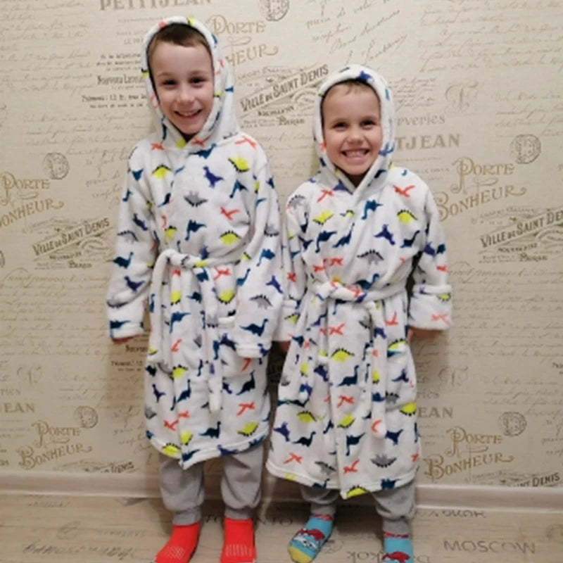 Pijama infantil de flanela para meninos e meninas, roupão para dormir no outono e inverno, roupa de dormir infantil macia com capuz, para crianças de 2 a 8 anos.